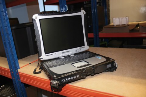 PANASONIC TOUGHBOOK CF-19 MK4 I5 8GB 240SSD COM
