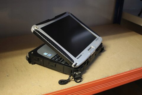 PANASONIC TOUGHBOOK CF-19 MK4 I5 8GB 240SSD COM