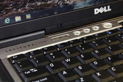 LAPTOP DELL D630 C2D 4GB 240SSD DVD RS232 WIFI USB