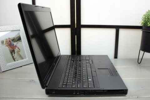 LAPTOP DELL M6400 C2D 8GB 240SSD WXGA+ QUADRO