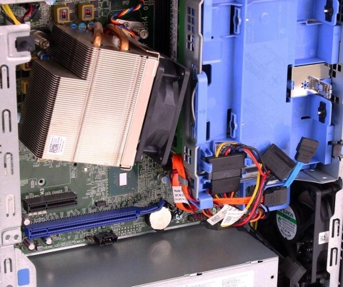 DELL PRECISION 3420 XEON 3,5 8GB 120 500 W10 2GW