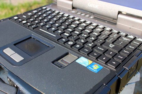 LAPTOP PANCERNY GETAC B300 4GEN I7 16GB 750 DOTYK