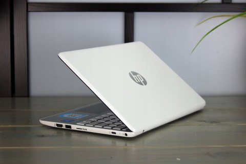 LAPTOP HP STREAM 11 CELERON 4GB DDR4 32GB SSD W10