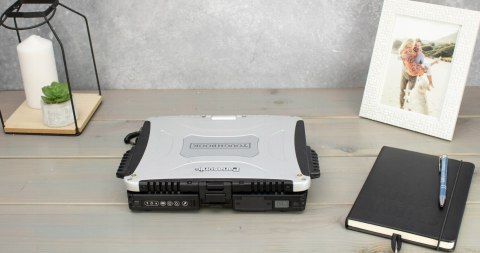 PANCERNY PANASONIC CF-19 I5 8GB 240SSD COM