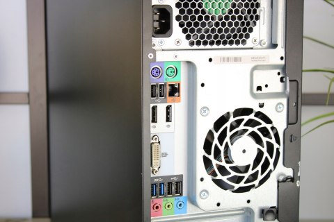 HP Workstation Z230 Tower Intel Core i7 16GB DDR3 1240GB HDD + SSD DVD Windows 10 Pro