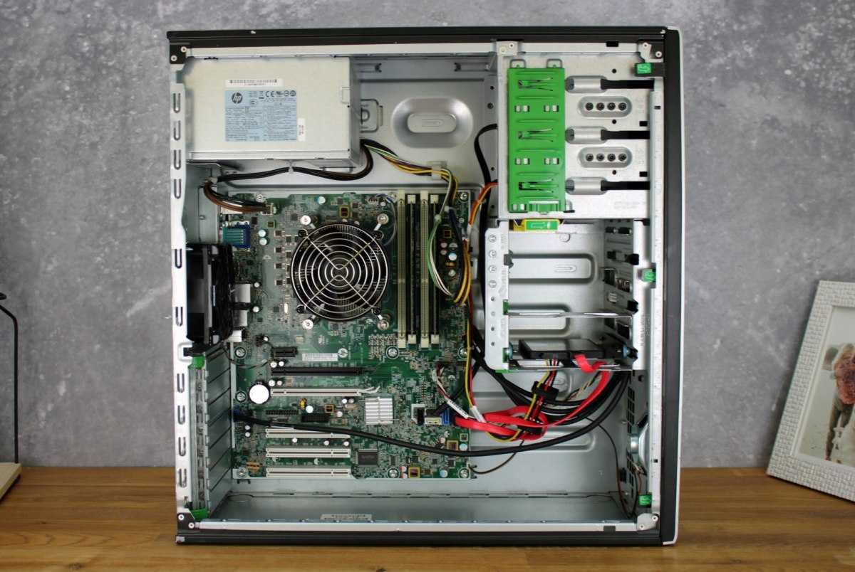 KOMPUTER PC HP 8300 TOWER I5 4GB 120SSD WIN10
