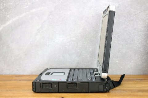 WZMACNIANY LAPTOP PANASONIC CF-18 PENTIUM 2GB COM
