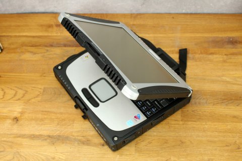 WZMACNIANY LAPTOP PANASONIC CF-18 PENTIUM 2GB COM