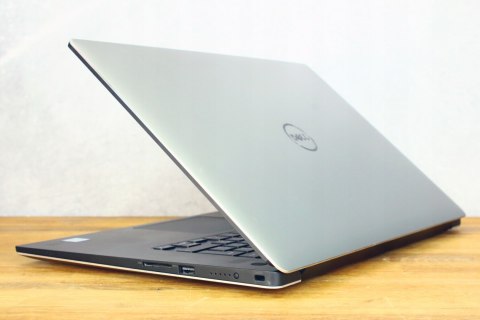 DELL PRECISION 5520 I7-6GEN 16GB 512SSD M1200 4K