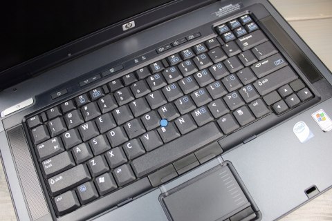 LAPTOP HP NC8430 C2D 2GB 320HDD 15" DVD RS232