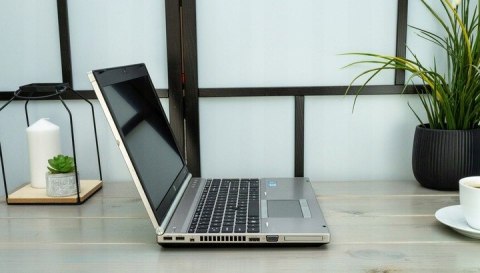 LAPTOP HP 8560P I5 8GB 240SSD W10 HD+ KAM DVD