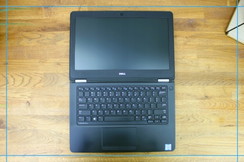 Dell Latitude E5270 Intel Core i5 16GB DDR4 120GB SSD Windows 10 Pro 12.5"