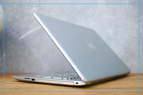 LAPTOP HP 17 AMD 8GB DDR4 256SSD W10 DVD KAM W10