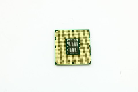 PROCESOR INTEL XEON E5620 2.4GHZ SLBV4