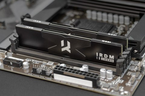 Pamięć DDR5 GOODRAM IRDM 64GB 6000 CL30 czarna wydajna