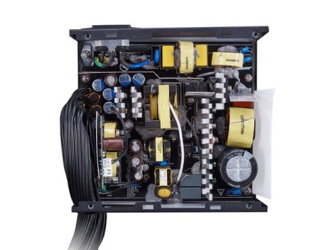 Cooler Master Zasilacz MWE Bronze V2 750W 80+ Bronze wydajny i niezawodny
