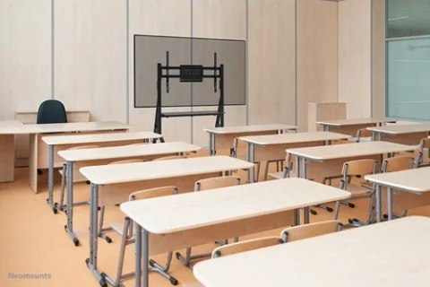 Stojak Neomounts FL50-525BL1 55-86 cali mobilny regulowany czarny