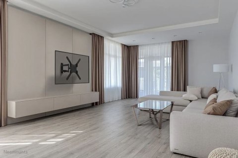 Uchwyt ścienny Neomounts WL40-550BL14 32-55 pełny ruch czarny