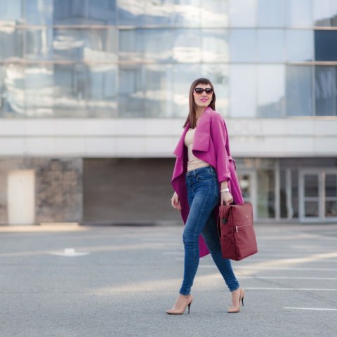 Plecak Hama Ultimate 16.2' czerwony ergonomiczny do laptopa z wodoodpornym dnem