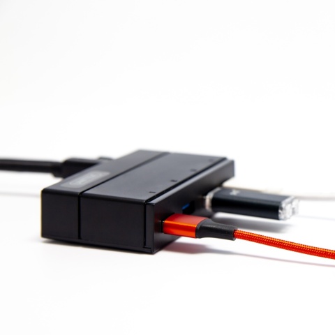 Unitek Y-HB03001 Hub 4x USB3.0 szybkie ładowanie BC1.2 kompaktowy