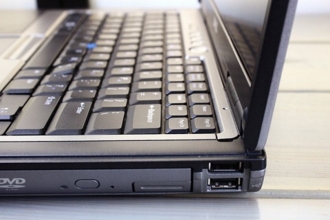 LAPTOP DELL D630 C2D 4GB 80HDD DVD RS232 WIFI USB