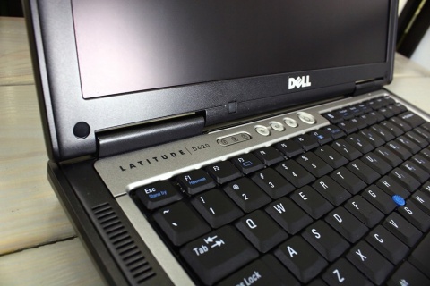 LAPTOP DELL D620 C2D 2GB 512SSD DVD RS232 WIFI USB