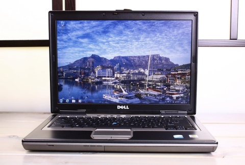 LAPTOP DELL D620 C2D 2GB 80HDD DVD RS232 WIFI USB