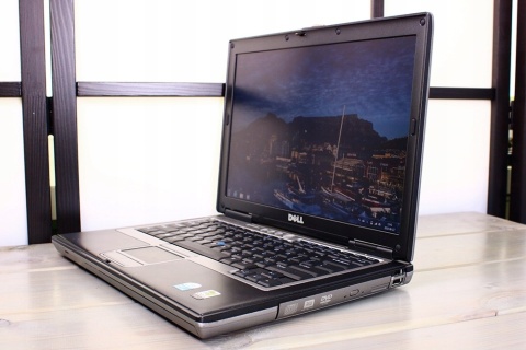 LAPTOP DELL D620 C2D 2GB 80HDD DVD RS232 WIFI USB