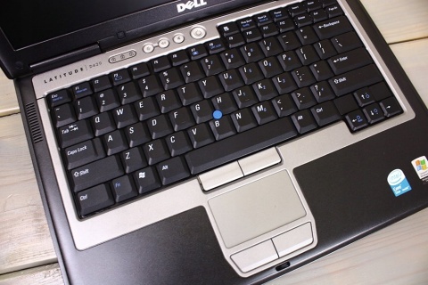 LAPTOP DELL D620 C2D 2GB 80HDD DVD RS232 WIFI USB