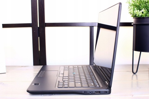 LAPTOP DELL E7440 I5 4GEN 8GB 240SSD W10 FHD DOTYK