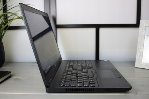 LAPTOP DELL E5570 I7HQ 6GEN 16GB 500HDD RADEON W10