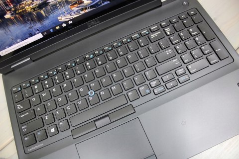 LAPTOP DELL E5570 I7HQ 6GEN 8GB 120SSD RADEON W10