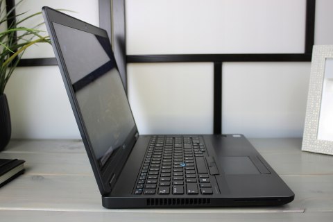 LAPTOP DELL E5570 I7HQ 6GEN 8GB 500HDD RADEON W10