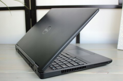 DELL LATITUDE E5570 I7 6-GEN 32GB 512SSD FHD DOTYK DELL LATITUDE E5570 I7 6-GEN 32GB 512SSD FHD DOTYK